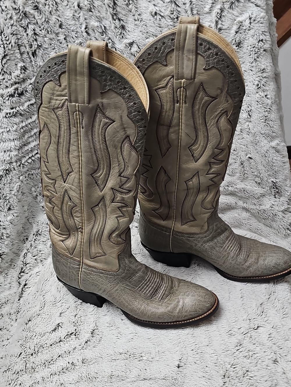 Womens Grey And Creme Western Cowboy Boots - Classic Stitch Detail